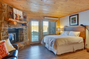 Near Skiing Studio with Pool Access in Granby!